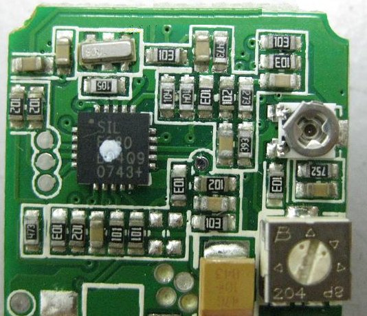 PCBA加工IC元件主要分為DIP及SMD兩大類，DIP 插件的IC，SMD (Surface Mount Device) 表面貼裝元件。