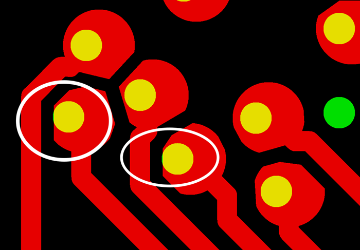 PCB生產(chǎn)會產(chǎn)生同一方向性的小小量偏移，焊盤被削的方向無規(guī)則，最惡劣的情況還會出現(xiàn)個別孔破焊環(huán)